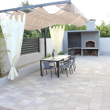 House Chacha Kamen